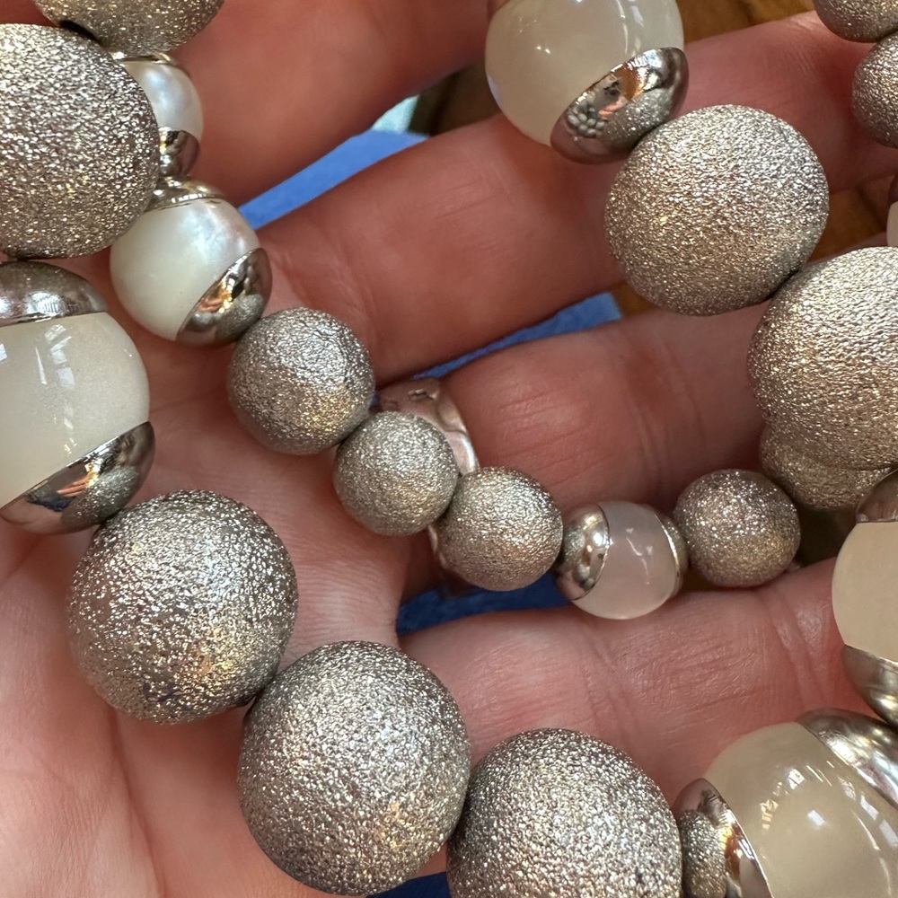 NWOT Women’s silver beaded bracelet set with silver ribbon. Easy on/off stretch - Picture 8 of 8